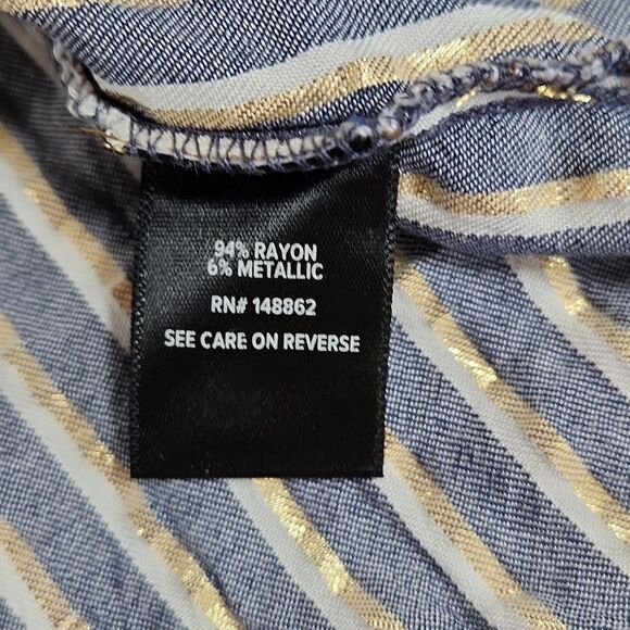 🔺️Torrid Blue, White, Metallic Gold Luxe Striped Buttoned Vneck Blouse 3X - Picture 12 of 14
